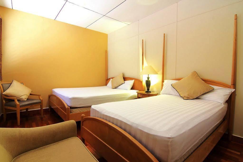 Red Inn Heritage Guest House George Town Extérieur photo